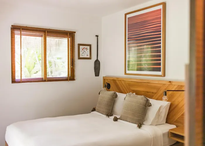 Hotel The Nomadic